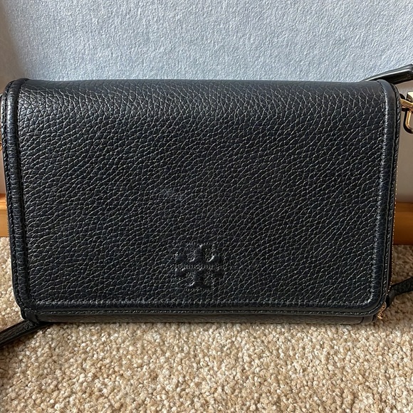 Tory Burch Handbags - Tory Burch Cross body and wallet bag